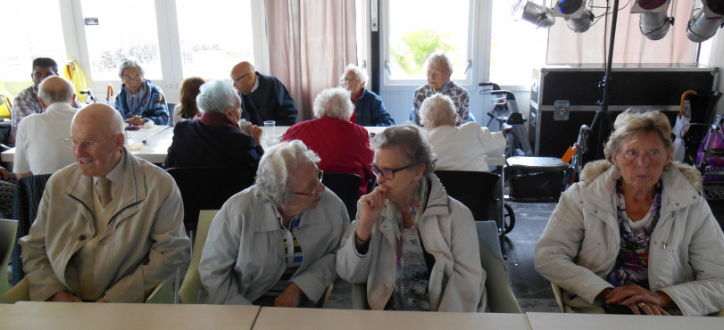 Ouderenfonds-Kijkduin-8-juli-2014-1e-uitje-Rotterdam-Zuid-en-Noord-105