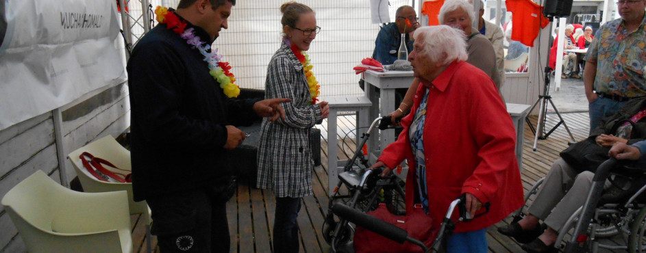 Ouderenfonds-Kijkduin-8-juli-2014-1e-uitje-Rotterdam-Zuid-en-Noord-141
