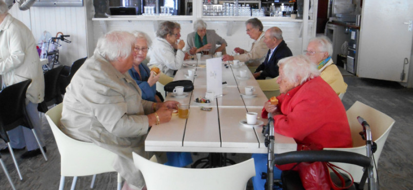 Ouderenfonds-Kijkduin-8-juli-2014-1e-uitje-Rotterdam-Zuid-en-Noord-193