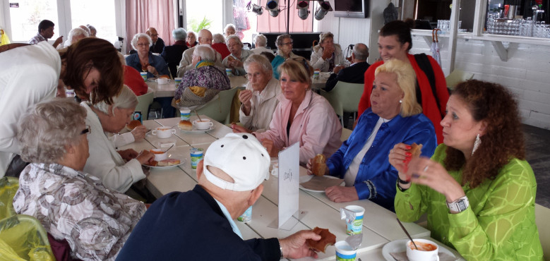 Ouderenfonds-Kijkduin-8-juli-2014-1e-uitje-Rotterdam-Zuid-en-Noord-25